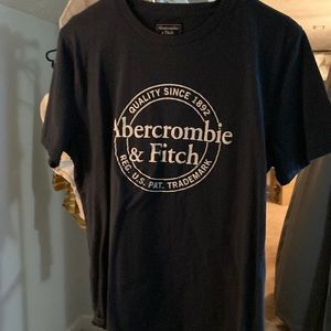 Medium Mens Abercrombie and Fitch tee